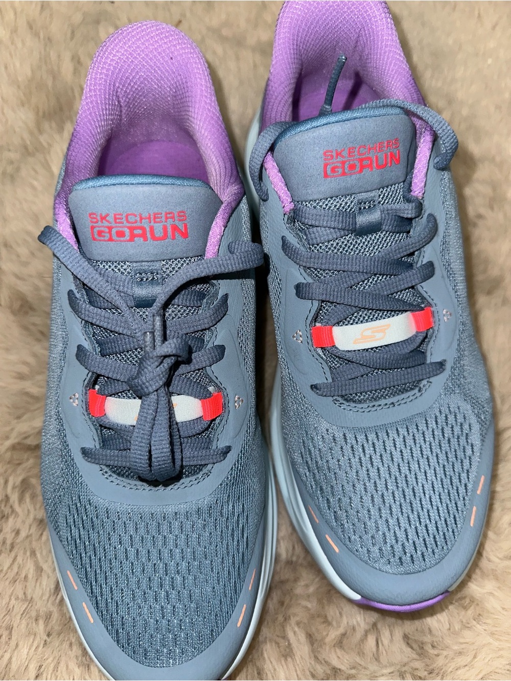 Skechers GOrun Women's Gray Sneakers with Pink and Coral Accents